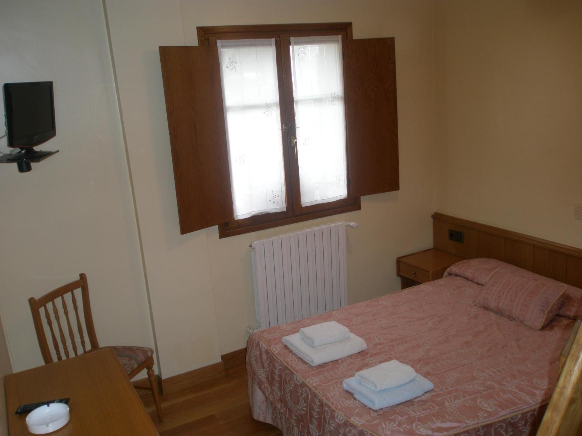 Hostal Musunzar Leitza  Ngoại thất bức ảnh