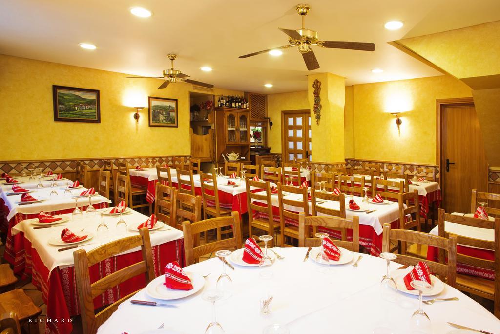 Hostal Musunzar Leitza  Ngoại thất bức ảnh