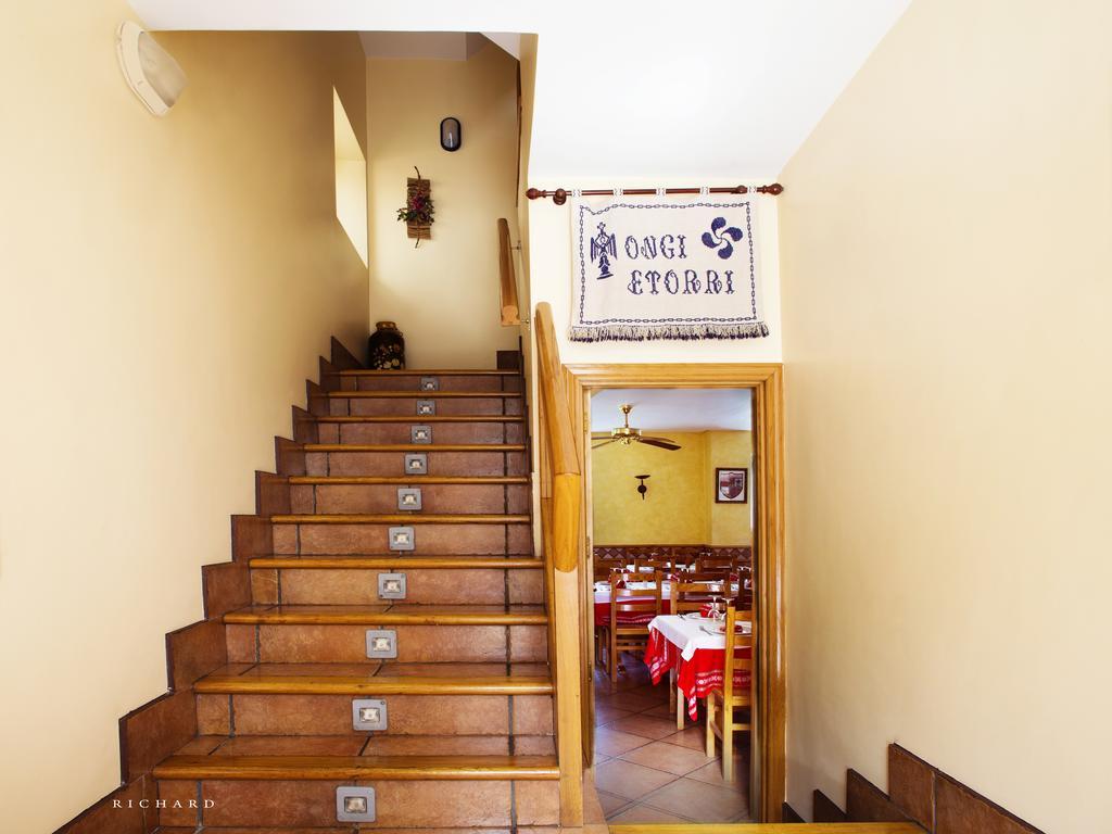 Hostal Musunzar Leitza  Ngoại thất bức ảnh