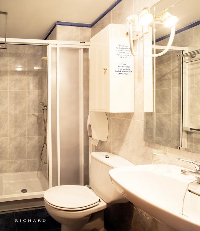Hostal Musunzar Leitza  Ngoại thất bức ảnh